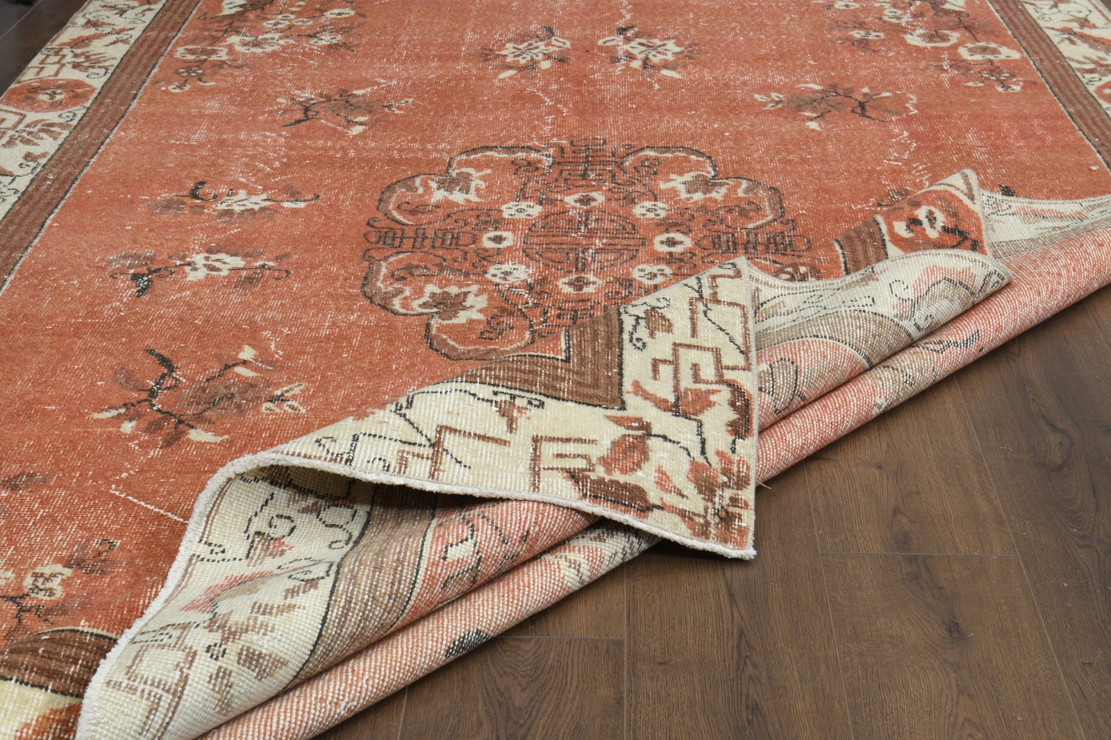 6'3x10'2 ft, RED TURKISH RUG - 12