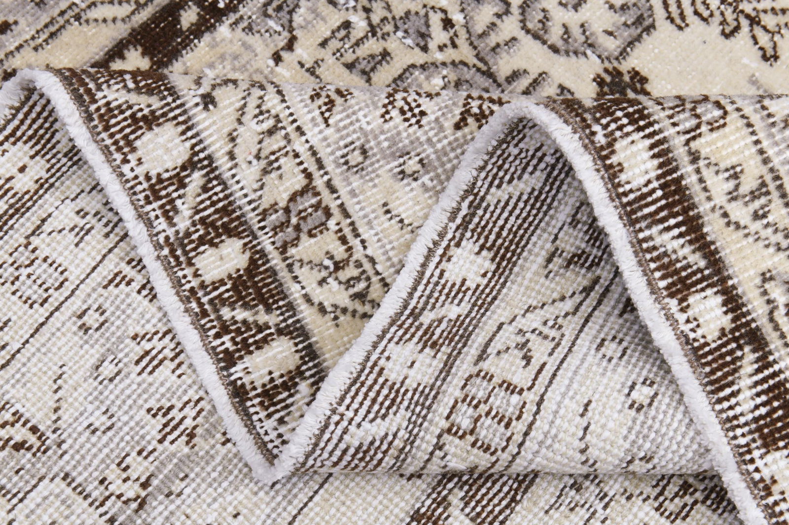 6'6x10'8 ft, BEIGE RUG, TURKISH: Title: 6'6x10'8 ft, BEIGE RUG, TURKISH Description: This Turkish one-of-a-kind Vintage Turkish Rug is hand-knotted and handwoven by the most skilled artisans who use pure wool, in muted, natural