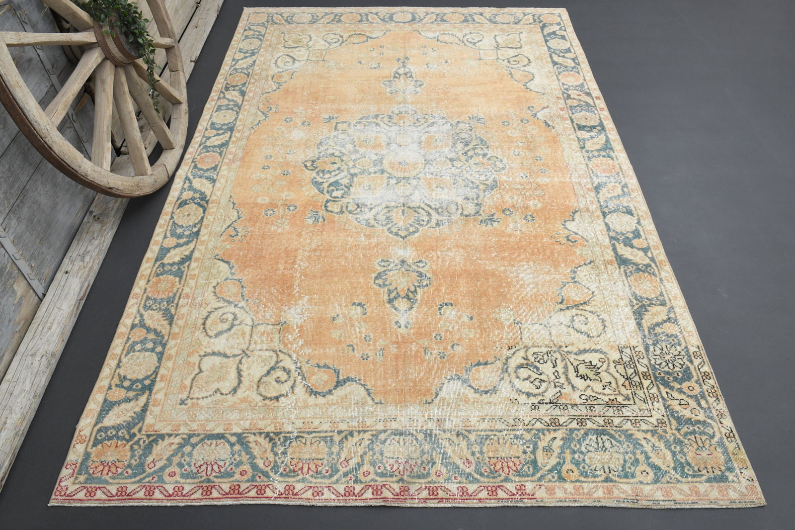 7x10 TURKISH VINTAGE Living Room Décor: Title: 7x10 TURKISH VINTAGE Living Room Décor Description: This Turkish one-of-a-kind Vintage Turkish Rug is hand-knotted and handwoven by the most skilled artisans who use pure wool, in muted,