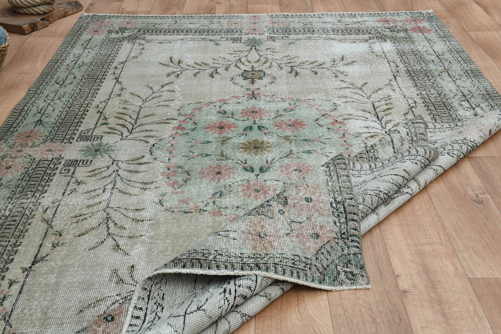 5'8x9'1 ft, BEIGE TURKISH RUG: Title: 5'8x9'1 ft, BEIGE TURKISH RUG Description: This Turkish one-of-a-kind Vintage Turkish Rug is hand-knotted and handwoven by the most skilled artisans who use pure wool, in muted, natural tones,