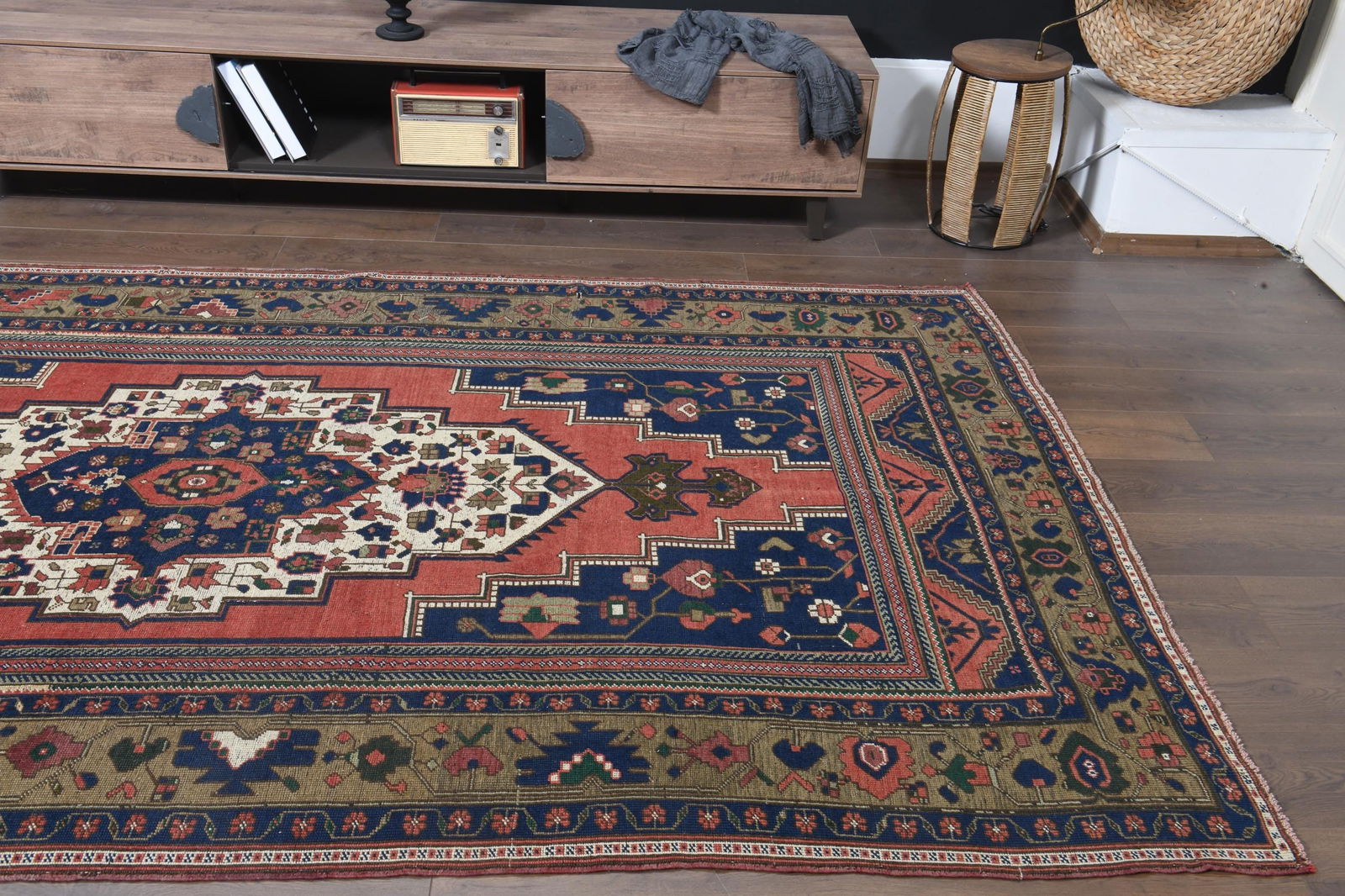 6x11 VIBRANT INDTRICATE RUG - 14