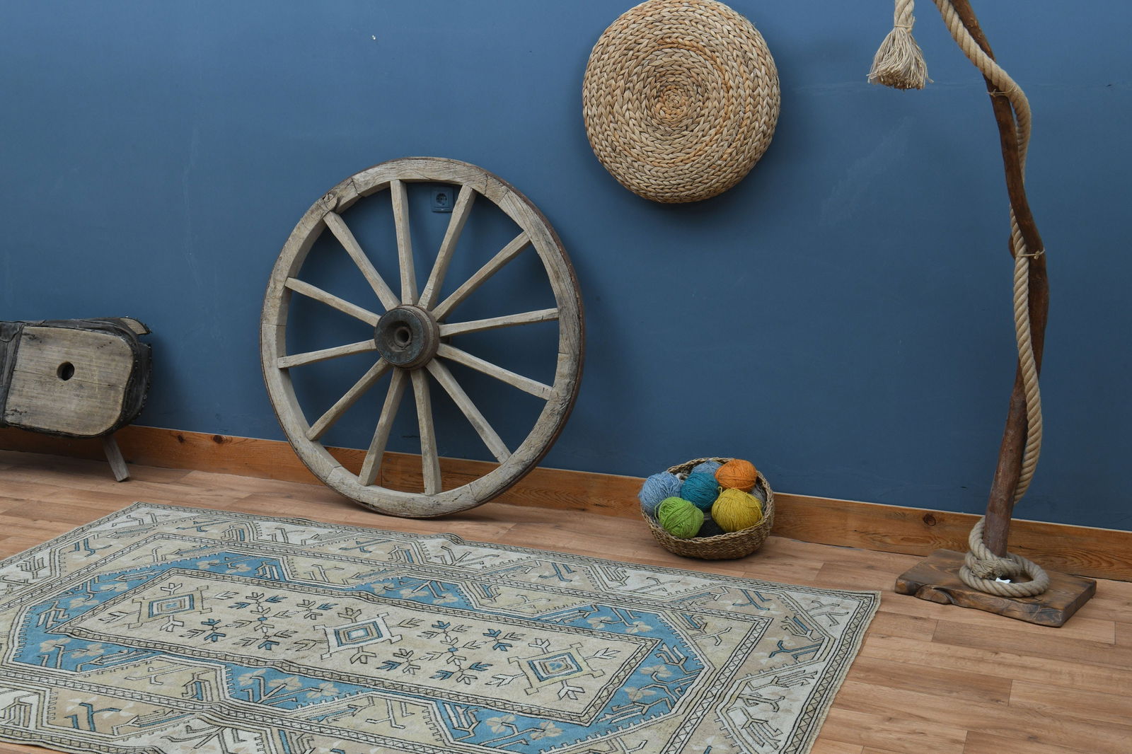 5'2x8'1 ft, BORDERED, TURKISH RUG - 5