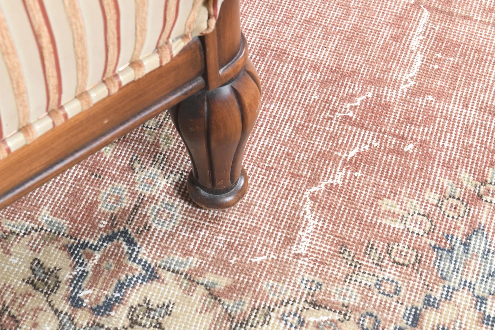 Antique Modern Decor 6’9” x 10’2” - 10