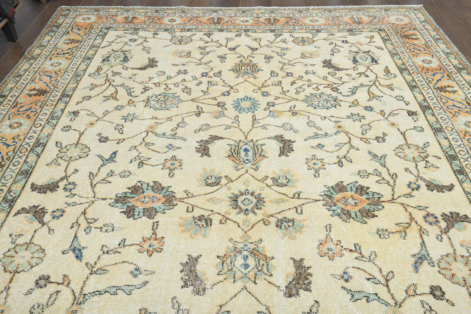 7x10'4 ft, LUXURY DECOR RUG - 5