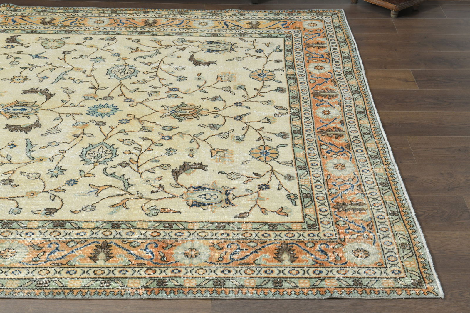 7x10'4 ft, LUXURY DECOR RUG - 9