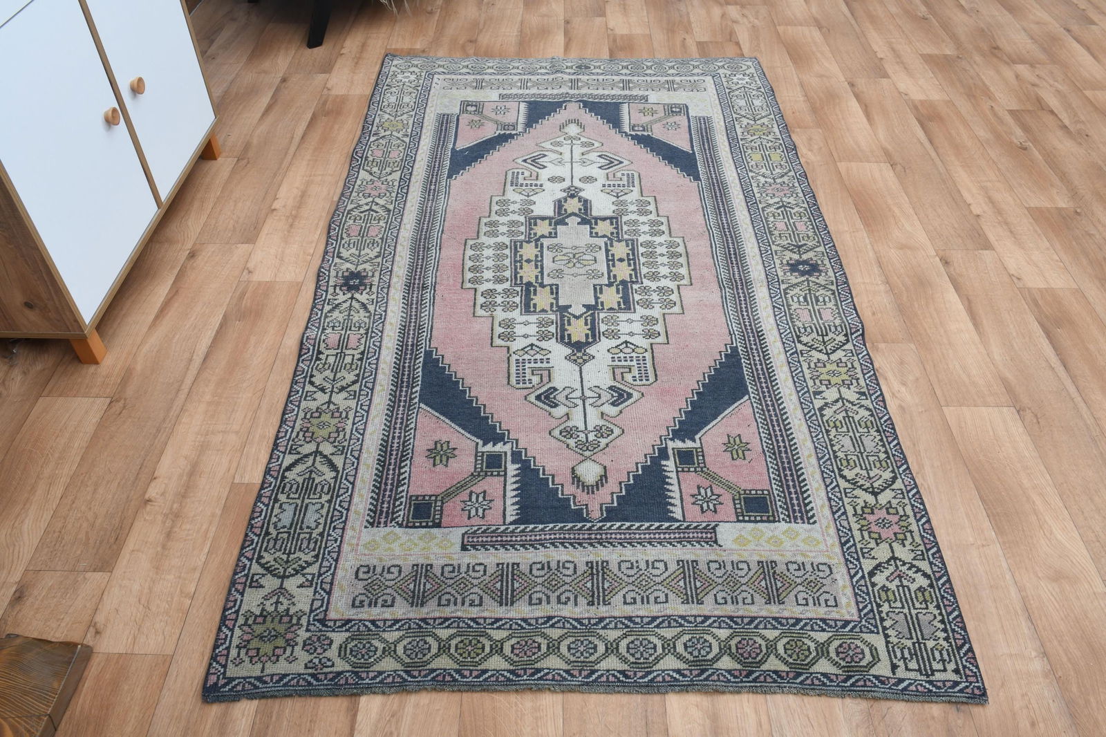 4'3x7'8 ft, PINK OUSHAK RUG (1 of 19)