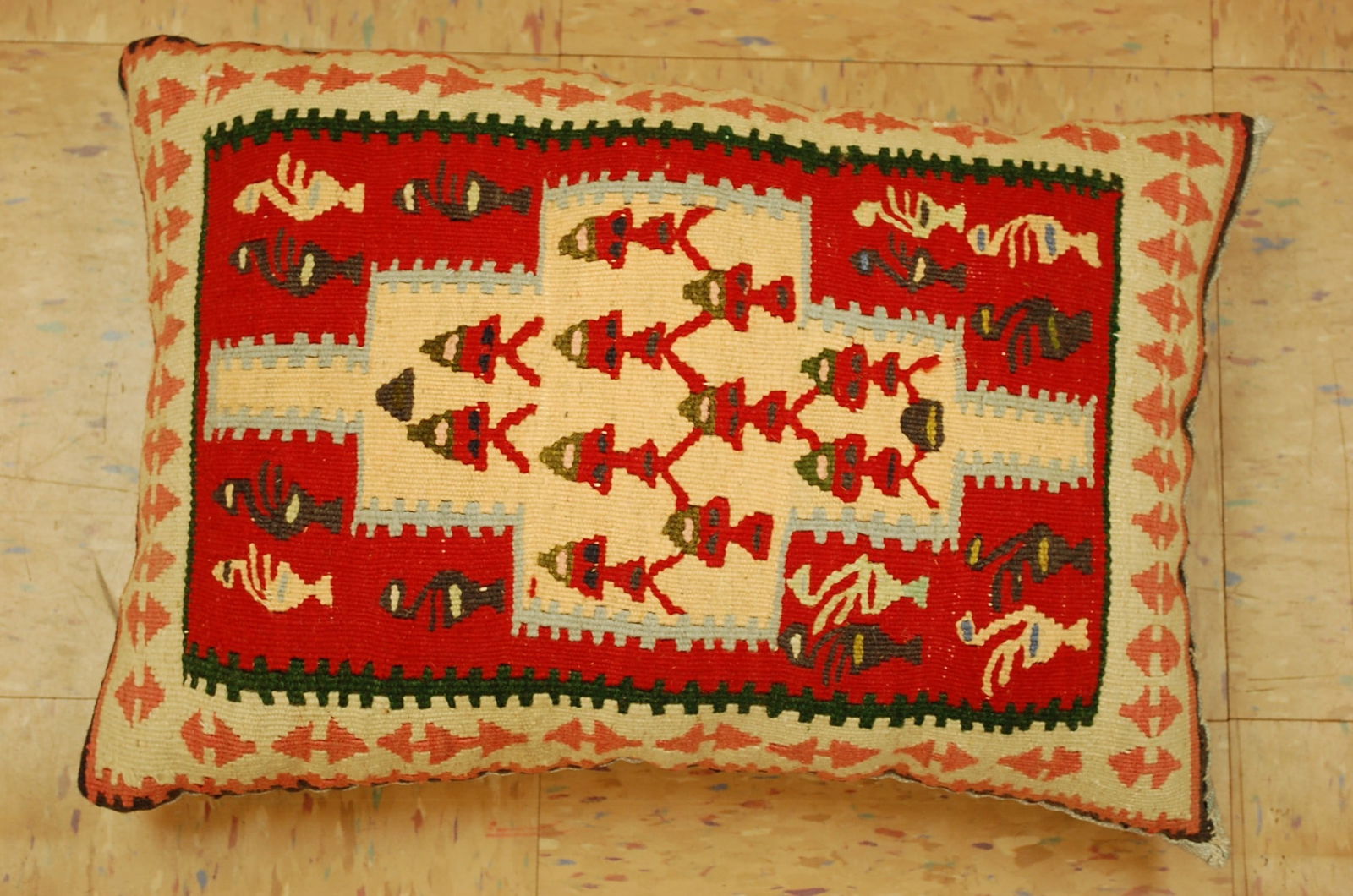 Hand-Made Pillow Cushion Rug 1'6" x 1' 8": Title: Hand-Made Pillow Cushion Rug 1'6" x 1' 8"Description:Antique detailed design hand made functional_useable pillow_cushion with exact size of 1'6" x 1' 8" the pillow is filled with poly- fil