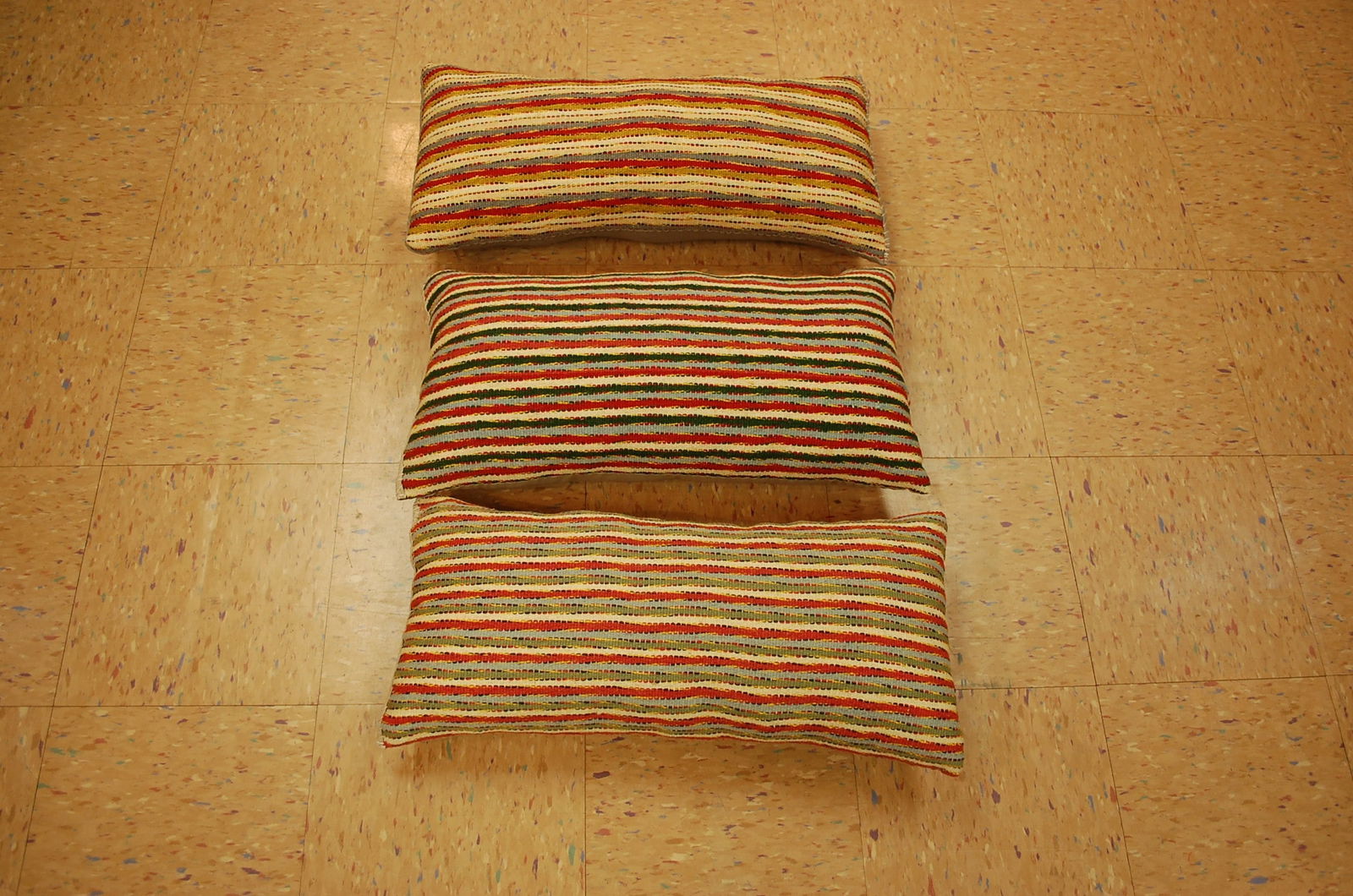 three Hand-Made antique rugs Pillow Cushion Rug 1'2" x 2' 2": Title: three Hand-Made antique rugs Pillow Cushion Rug 1'2" x 2' 2"Description:Antique detailed design hand made functional_useable pillow_cushion with exact size of 1'2" x 2' 2" the pillow is filled