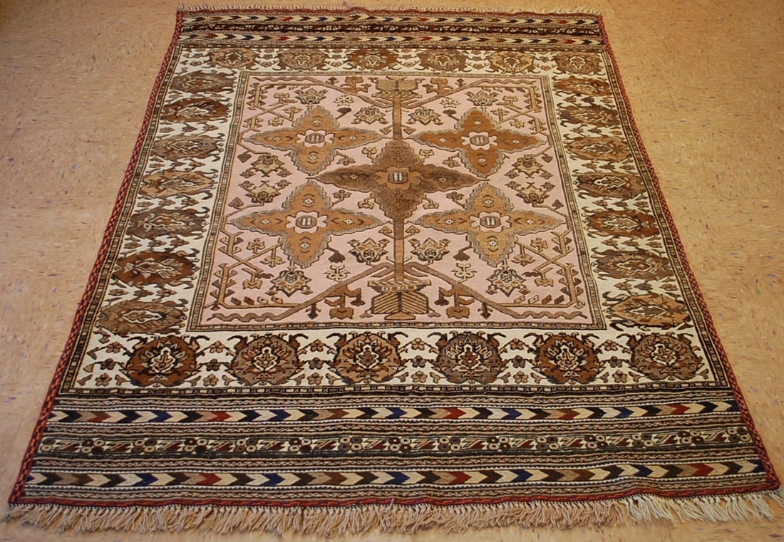 CAUCASIAN SOUMAK KILIM 4.7x6.4: Title: CAUCASIAN SOUMAK KILIM 4.7x6.4 Description:OLD,ANTIQUE VERY FINE WOVEN CAUCASIAN SOUMAK KILIM HIGHLY DETAILED DESIGN FLAT WOVEN KILIM ALSO HAS WOOL PILE..with exact size of 4' 7" x 6' 4"