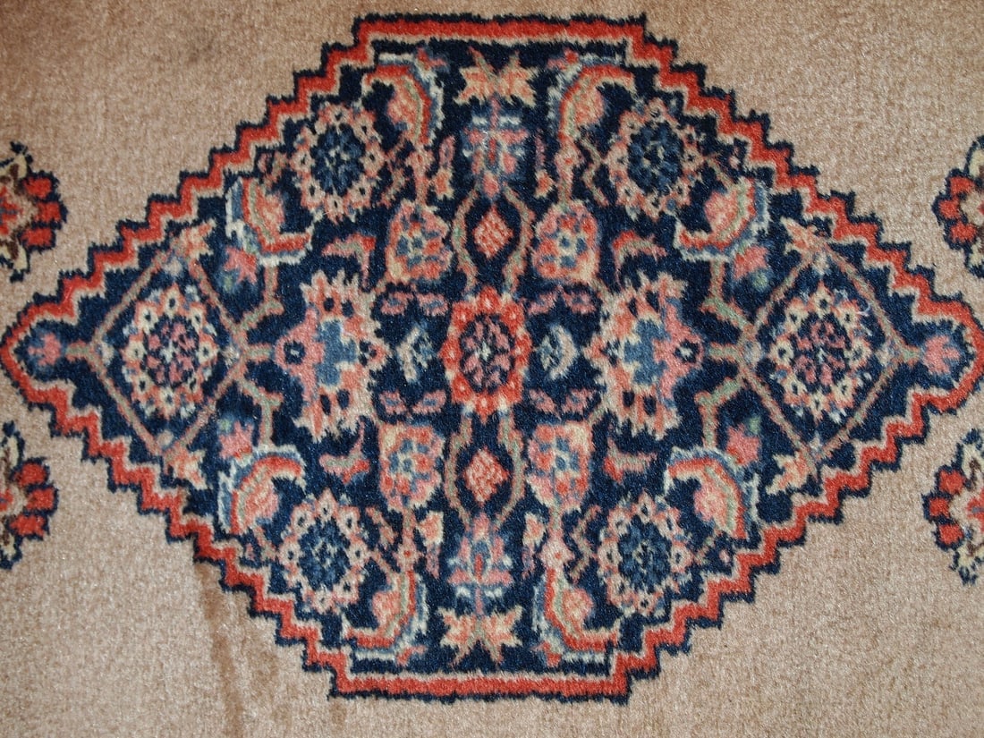 Handmade vintage Indo-Tabriz rug 1.9' x 3.9' (60cm x 118cm) 1960s - 4