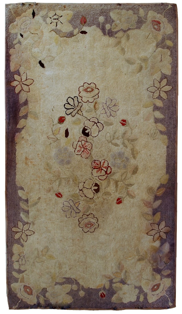 Handmade antique American Primitive Hooked rug 2.5' x 4.5' (77cm x 137cm) 1900s: Title:Handmade antique American Primitive Hooked rug 2.5' x 4.5' (77cm x 137cm) 1900sOrigin:USADimension:2.5' x 4.5' (77cm x 137cm)Materials:woolYear:1900sDescription:Handmade antique American