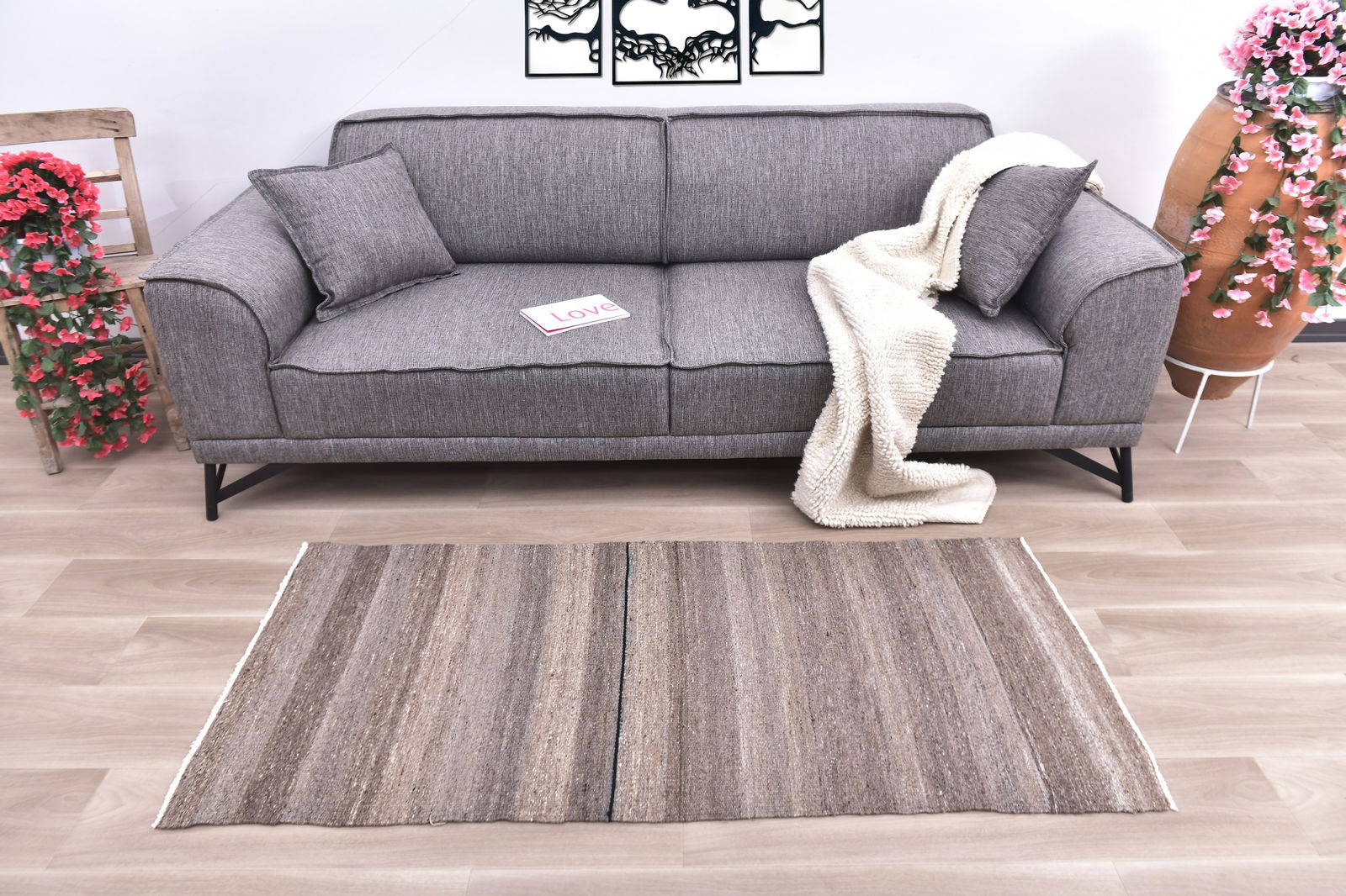 2'6'' x 5'6'' Turkish Handmade Kilim Rug - 35032: Title: 2'6'' x 5'6'' Turkish Handmade Kilim Rug - 35032Description:2'6'' x 5'6'' Turkish Handmade Kilim Rug - 35032Origin:TurkiyeDate/Period:1960-90Materials:Wool,CottonDimension:2'6''x5'6'' ft,