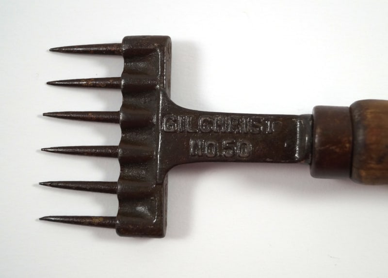 Antique Gilchrist No. 50 Cast Iron Ice Scraper Tool - 2