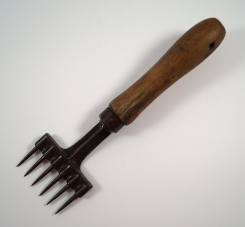 Antique Gilchrist No. 50 Cast Iron Ice Scraper Tool - 3