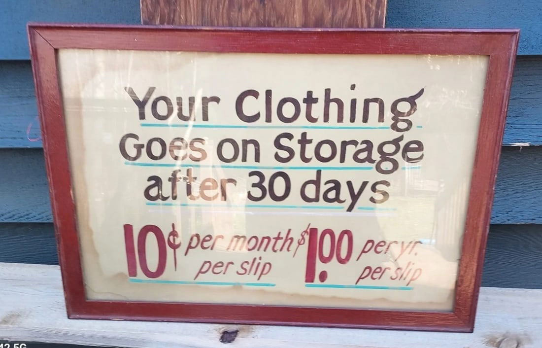 Hand Painted Clothing Sign 1930 laundry mat clothes go on storage after 30 days: Great looking piece in excellent condition. Great look to this piece. Could be from 1920's. Measures approximately 14 x 20". Shipping charges include insurance. Shipping:Domestic: Flat-rate of