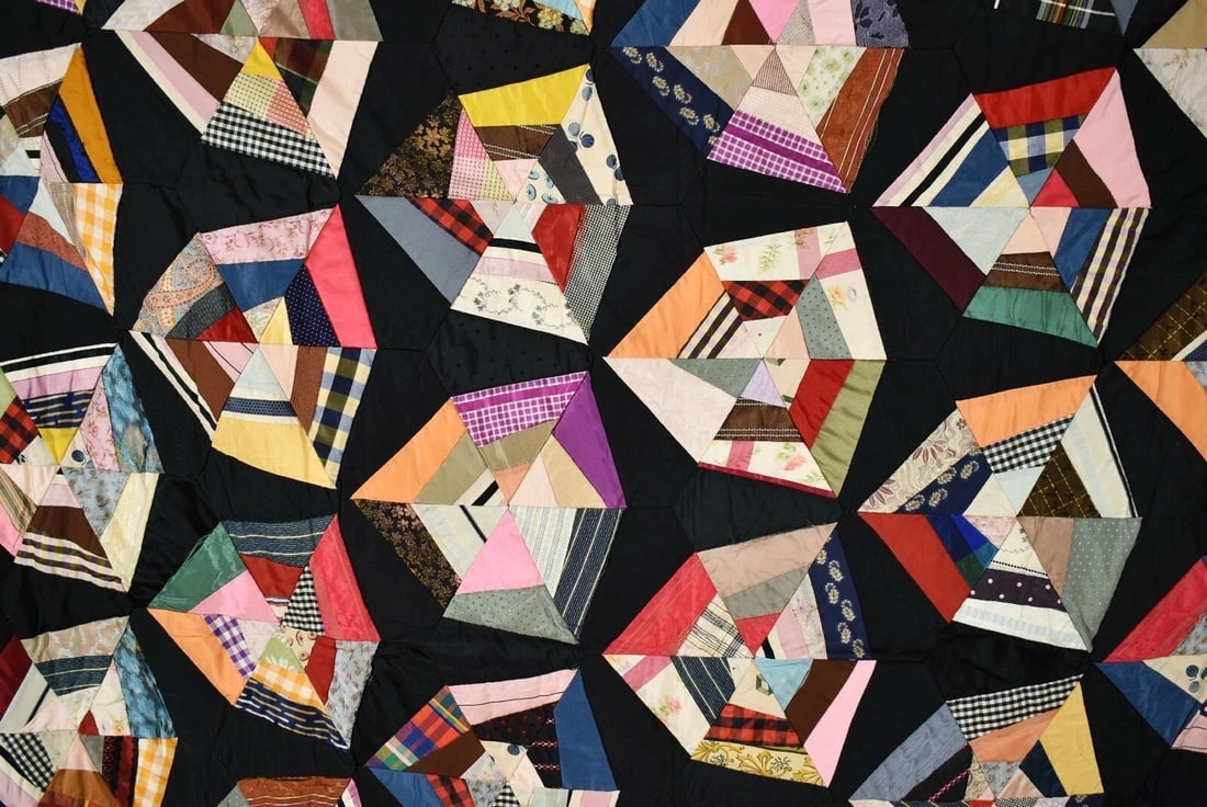 Graphic 20's Spider Web Quilt - 2