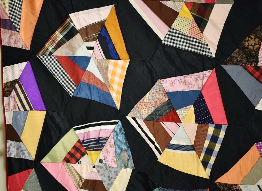 Graphic 20's Spider Web Quilt - 4