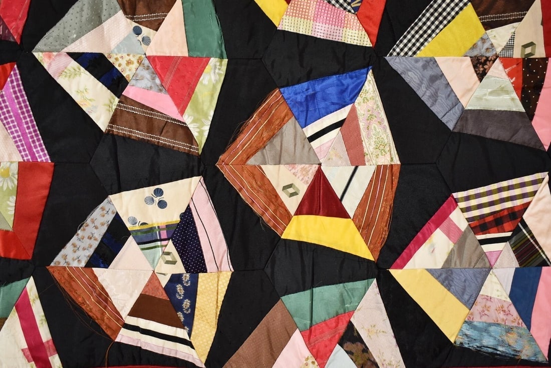 Graphic 20's Spider Web Quilt - 5