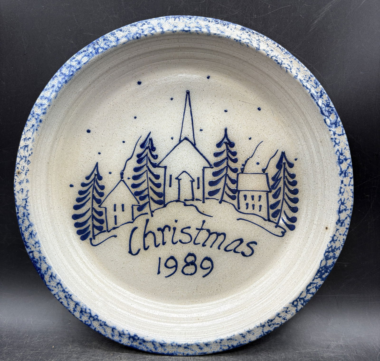 1989 Eldreth Stoneware Pottery Christmas Pie Plate: Date/Period: 1989Dimension: Approx. 11" diameterMaterial: StonewareAdditional Information: 1989 Eldreth Stoneware Pottery Christmas Pie Plate Shipping:Domestic: Flat-rate of $12.00 to anywhere