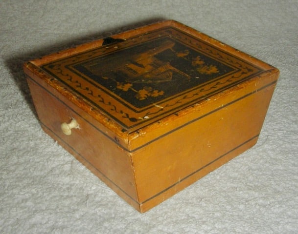 Small 19th C Trinket Box w/ Hand-Painted Lid - 4