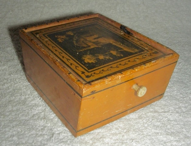 Small 19th C Trinket Box w/ Hand-Painted Lid - 5