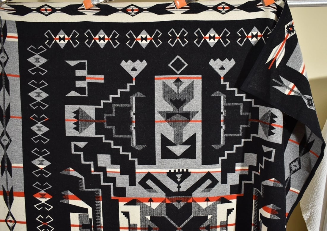 Vintage Pendleton Indian Blanket - 6
