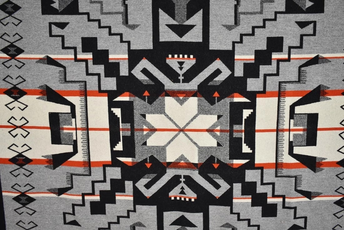 Vintage Pendleton Indian Blanket - 8