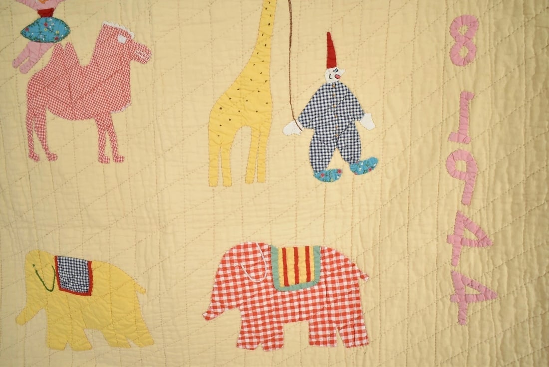 Folky Vintage Circus Crib Quilt, d. 1944 - 3
