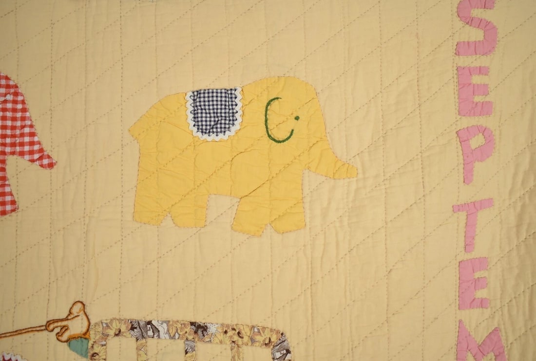 Folky Vintage Circus Crib Quilt, d. 1944 - 6