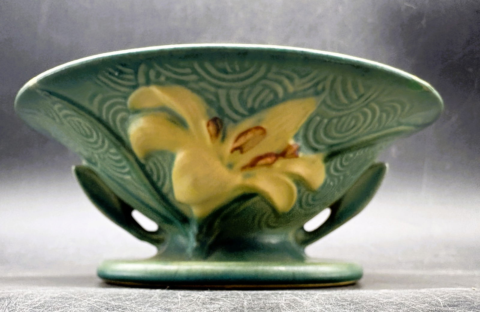 1946 Roseville Pottery Zephyr Lily 473-6 Bowl Planter Blue Cream 6.5” USA: Date/Period: 1946Dimension: Approx. 6.5" x 4" x 2.75" tallMaterial: potteryAdditional Information: Roseville Pottery Zephyr Lily 473-6 Bowl Planter Blue Cream 6.5” USA Shipping:Domestic: