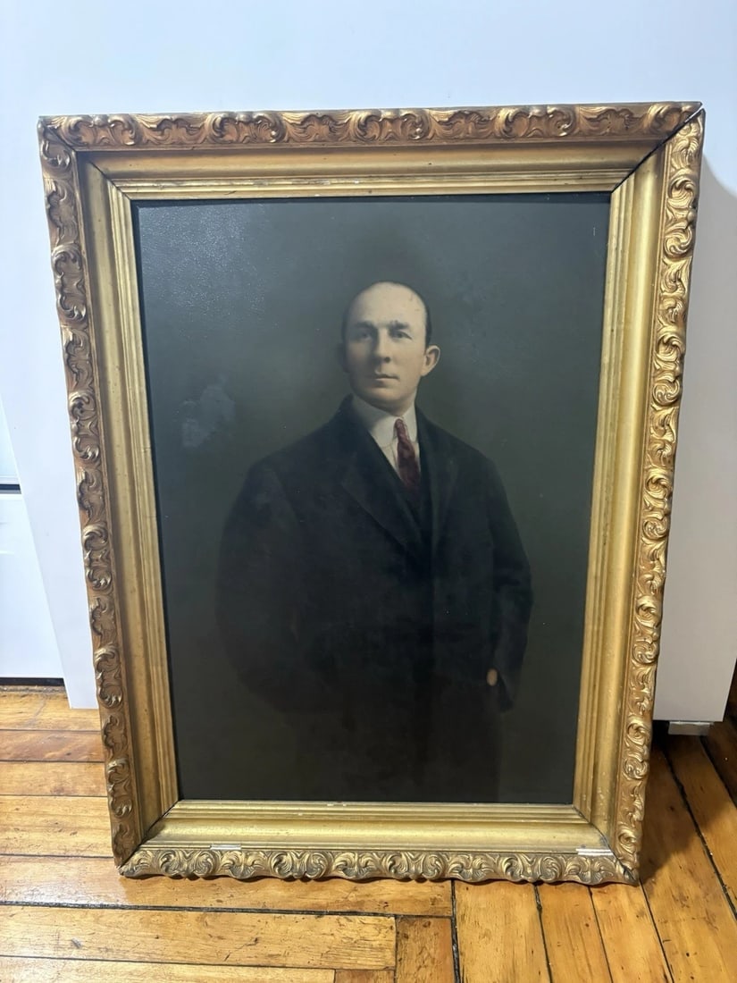 George McConnell Portrait Of A Man Oil On Board Painting: For sale is an oil on board painting by George mcConnell. The frame measures 26 3/4” x 19 3/4” x 2 1/4” and is signed and dated 1916 in the lower right corner. George mcConnell was