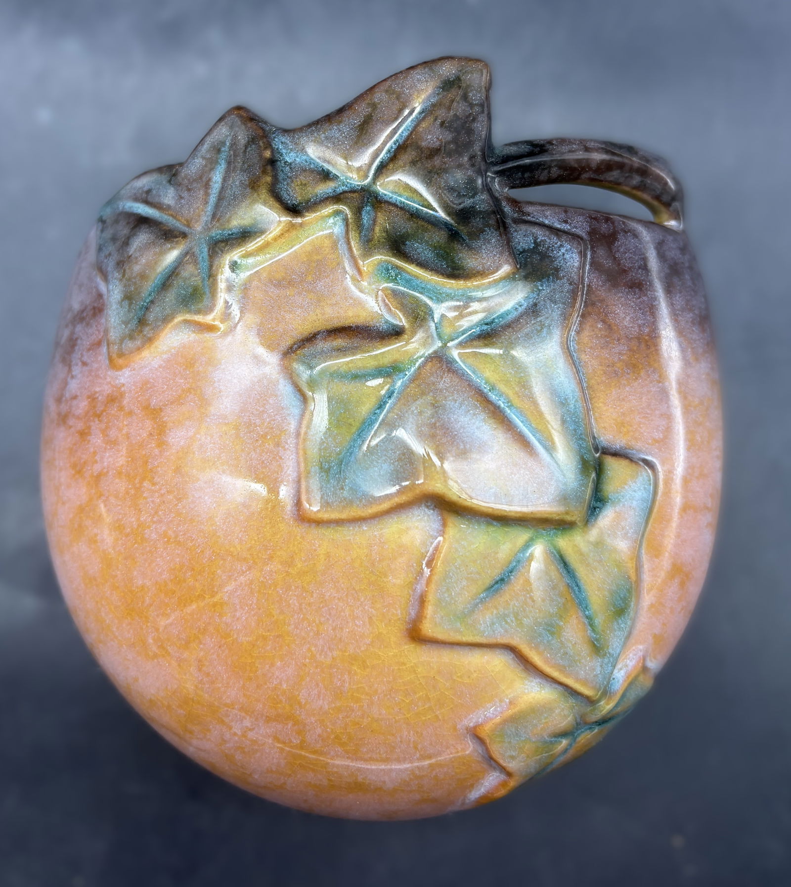 ROSEVILLE POTTERY WINCRAFT IVY WALL POCKET VASE 267 5 GREEN AND BROWN 1948: Date/Period: 1948Dimension: approx 6.5 x 6.25 x 3Material: potteryAdditional Information: ROSEVILLE POTTERY WINCRAFT IVY WALL POCKET VASE 267 5 GREEN AND BROWN 1949 Shipping:Domestic: Flat-rate of