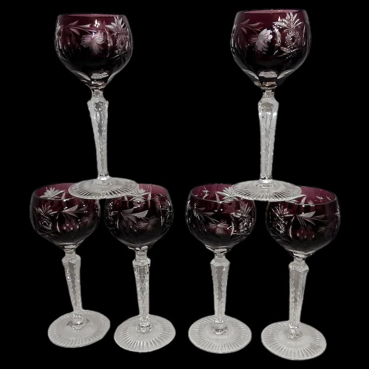 Nachtmann Traube Amethyst Sherry/ Liqueur Glasses: Set of 6 Nachtmann Traube Amethyst Sherry/ Liqueur Glasses in near MINT condition. Discontinued blown glass crafted in Germany/Bavaria. Height: 5 1/2 in, Width: 2 in. Shipping: Domestic: Flat-rate of
