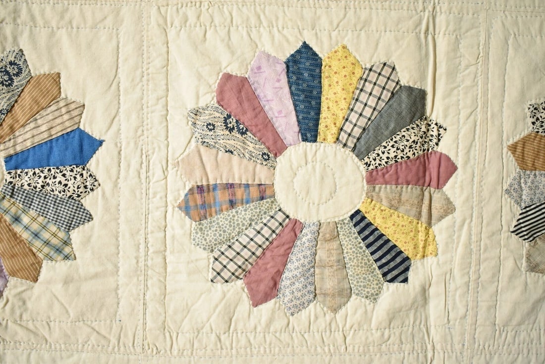 40's Dresden Plate Quilt, Blue Border - 5