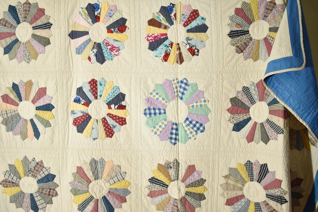 40's Dresden Plate Quilt, Blue Border - 9