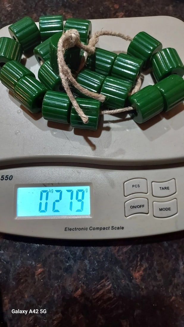 Antique Vintage Green 1 X 1 Inches Catalin bakelite 280 grams - 2