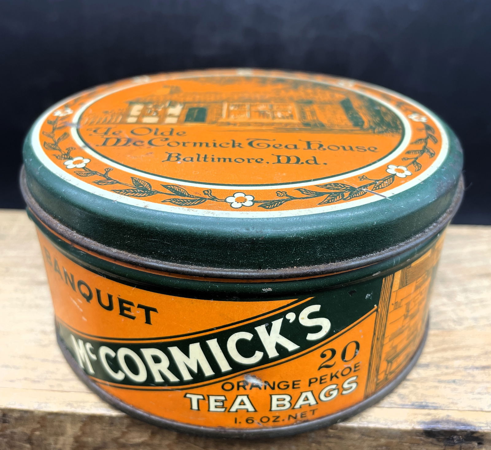 VINTAGE Antique McCormick Ye OLDE MCCORMICK TEA HOUSE Baltimore MD TIN CAN C1930's: Date/Period: Approx. 1930'sDimension: Approx. 2" x 4" diameterMaterial: metalAdditional Information: VINTAGE Antique McCormick Ye OLDE MCCORMICK TEA HOUSE Baltimore MD TIN CAN C1930's 