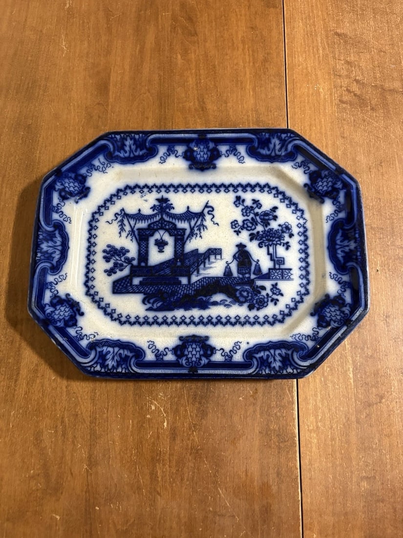 Oregon Flow Blue Platter: It measures 12 1/2” x 9 3/4” and is marked. It has no chips, cracks or repairs Shipping: Domestic: Flat-rate of $15.00 to anywhere within the contiguous U.S. International: Foreign shippin