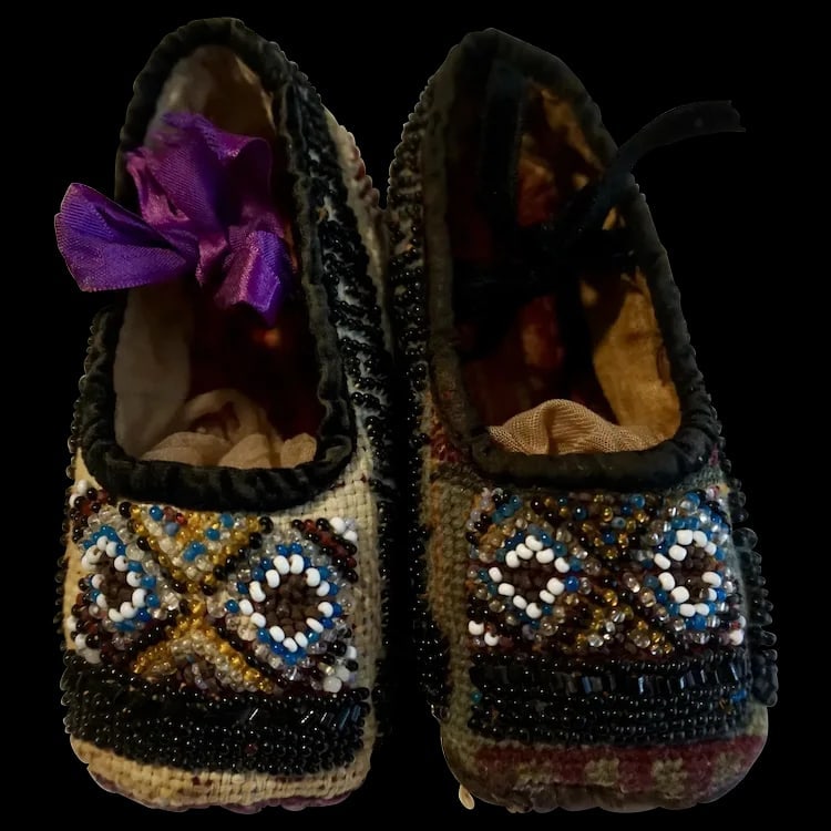 Antique 19th century Native American beaded w/ silk bottoms baby shoes (1 of 1)