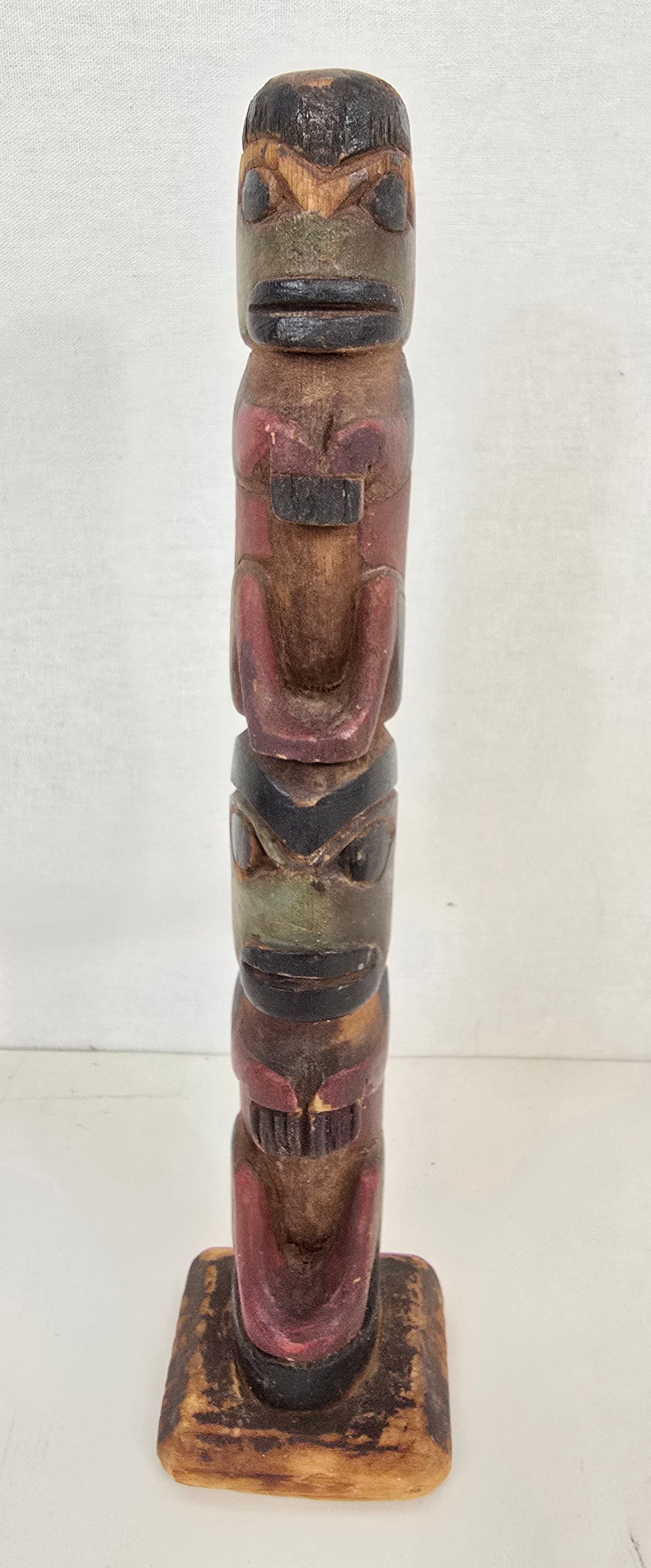 Early Northwest totem pole - 4