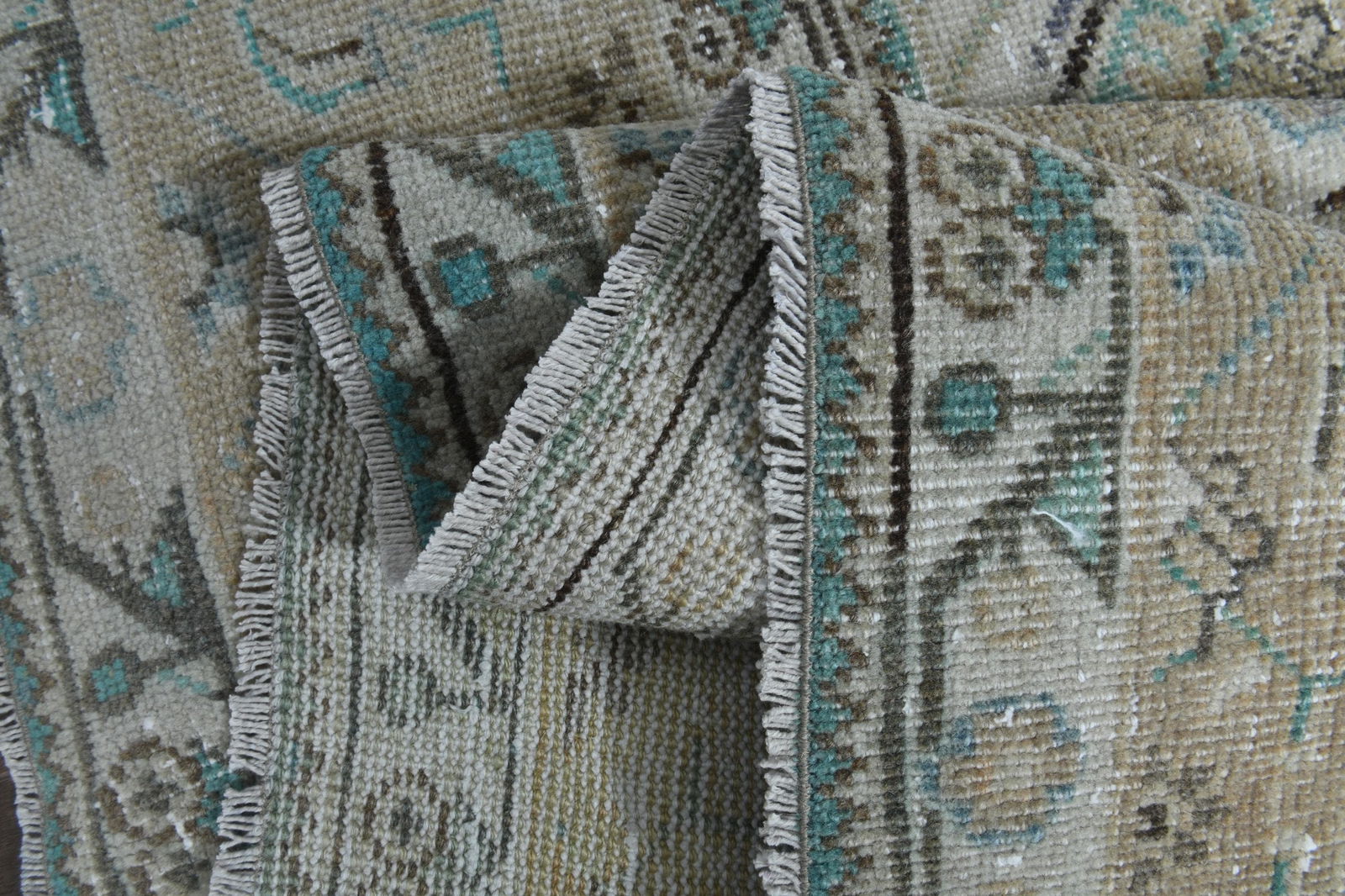 9.4x12.3 ft, HERIZ PERSIAN RUG, Minimalist: Title: 9.4x12.3 ft, HERIZ PERSIAN RUG, Minimalist Description: This Turkish one-of-a-kind Anatolian Vintage Rug is hand-knotted and handwoven by the most skilled artisans who use pure wool, in muted,