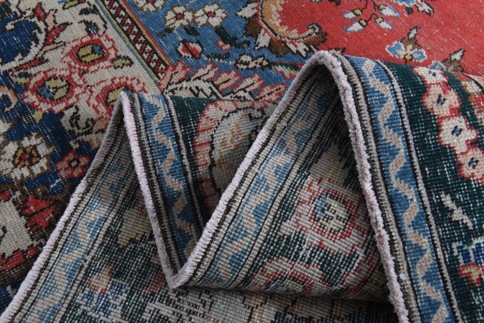 9'7x12'6 ft, RED MINIMALIST RUG: Title: 9'7x12'6 ft, RED MINIMALIST RUG Description: This Turkish one-of-a-kind Anatolian Vintage Rug is hand-knotted and handwoven by the most skilled artisans who use pure wool, in muted, natural