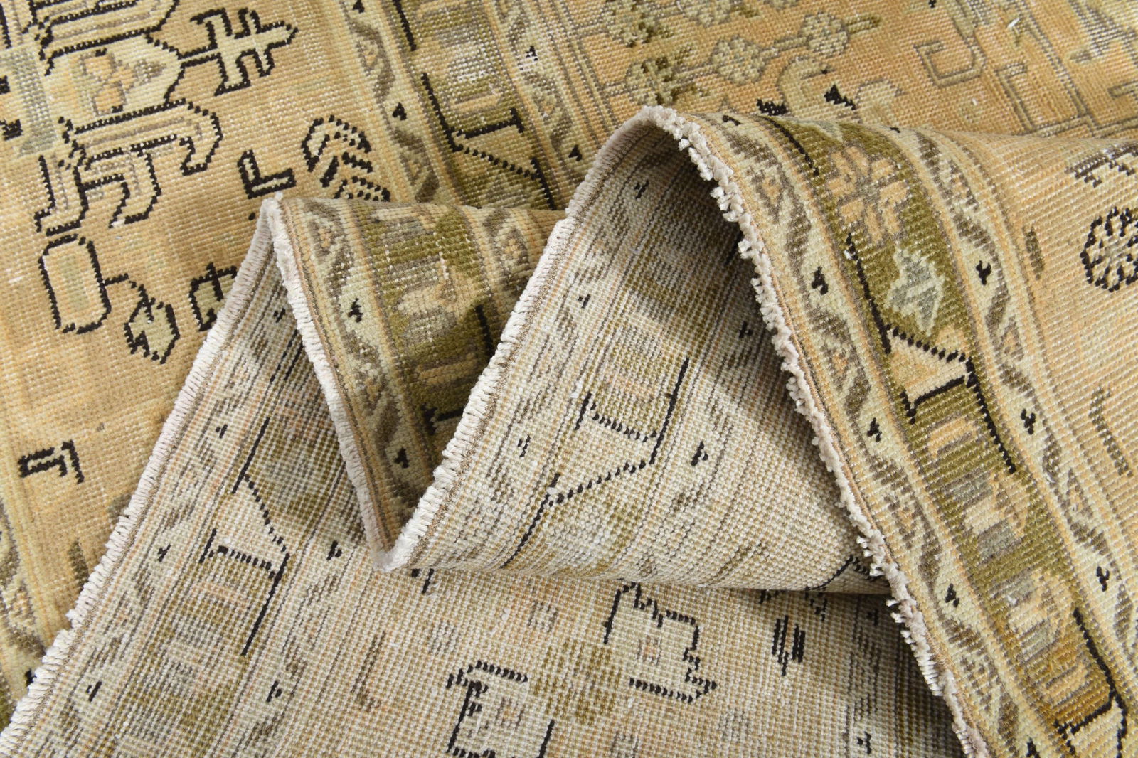 9'3x12'7 ft, PERSIAN ORANGE RUG, Oversized Antique: Title: 9'3x12'7 ft, PERSIAN ORANGE RUG, Oversized Antique Description: This Turkish one-of-a-kind Anatolian Vintage Rug is hand-knotted and handwoven by the most skilled artisans who use pure wool,