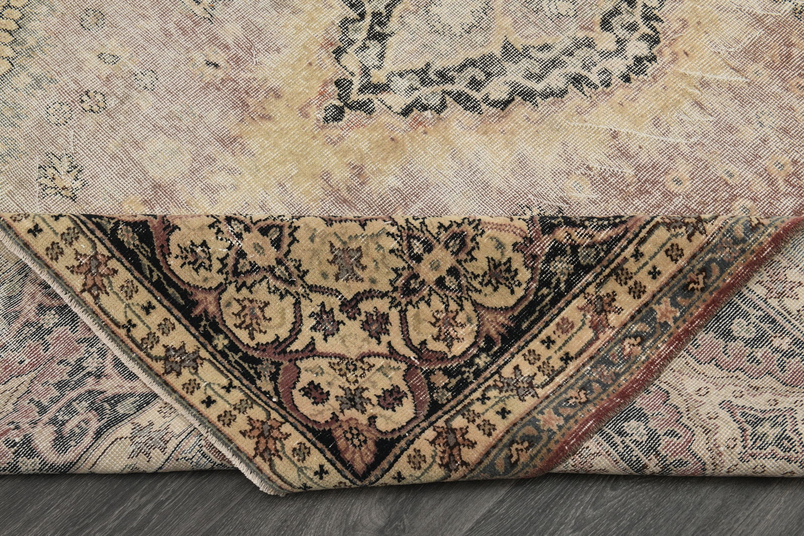 9.9x13.3 ft Oversized Rug - 4