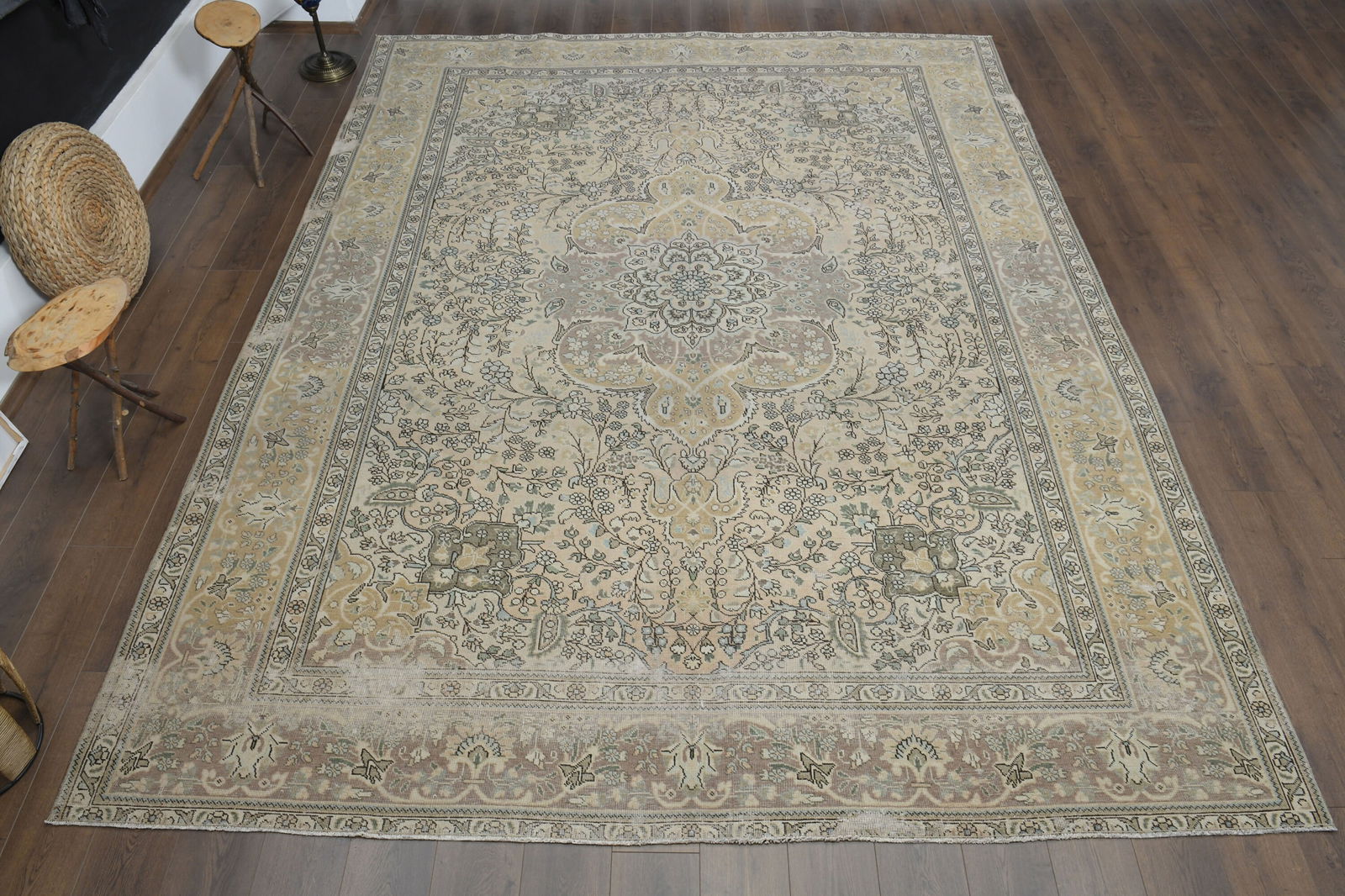 9'5x12'4 ft, ORANGE OVERSIZED DÉCOR: Title: 9'5x12'4 ft, ORANGE OVERSIZED DÉCOR Description: This Turkish one-of-a-kind Anatolian Vintage Rug is hand-knotted and handwoven by the most skilled artisans who use pure wool, in muted,