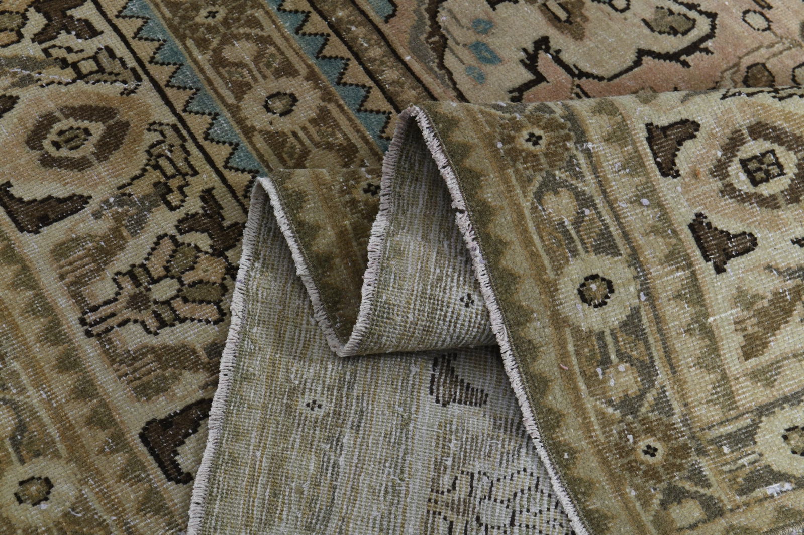 9.2x12.7 ft, PERSIAN MINIMALIST RUG: Title: 9.2x12.7 ft, PERSIAN MINIMALIST RUG Description: This Turkish one-of-a-kind Anatolian Vintage Rug is hand-knotted and handwoven by the most skilled artisans who use pure wool, in muted, natural