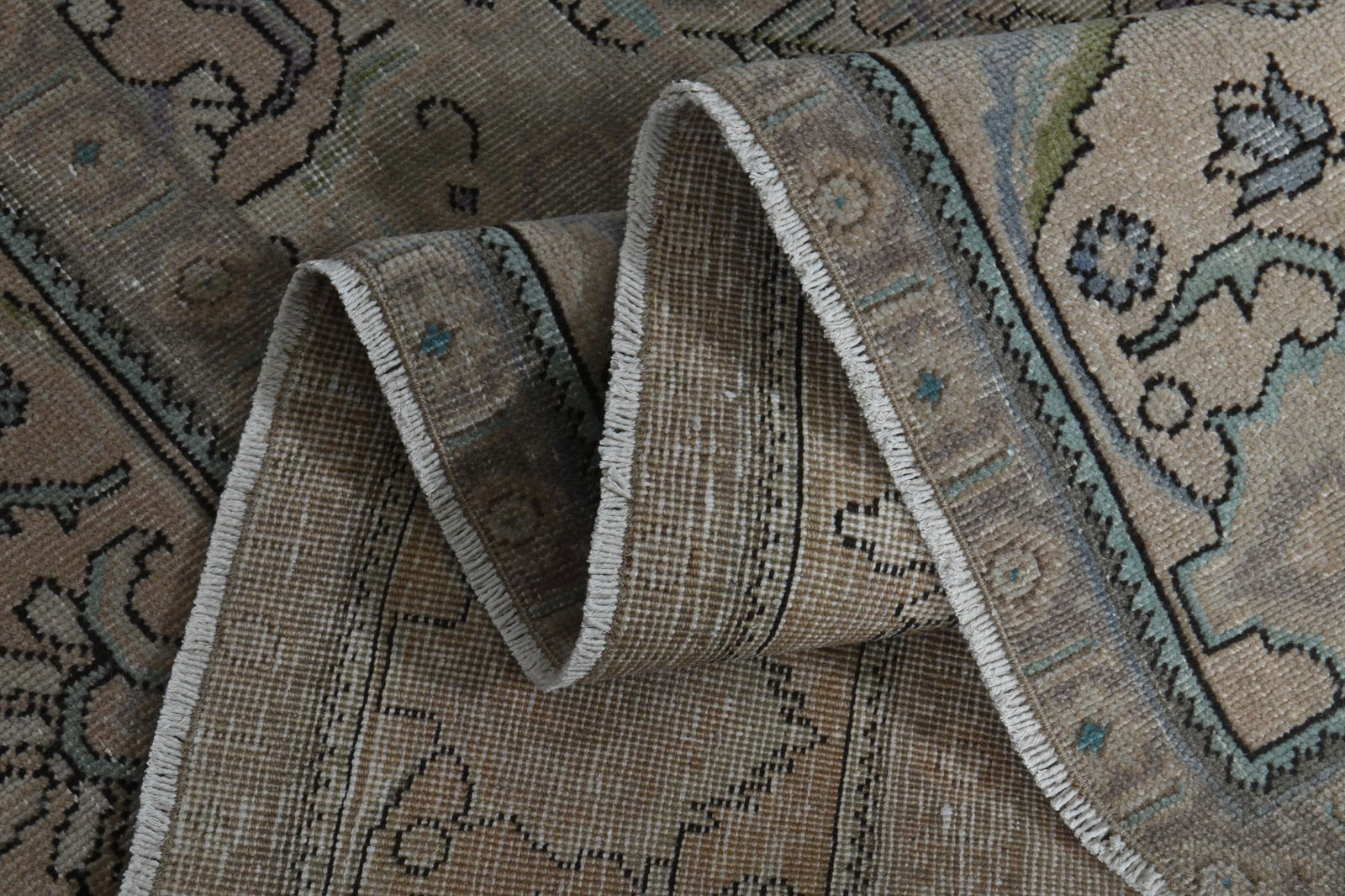 7'7x10'6 ft, EARTH TONE RUG (1 of 19)