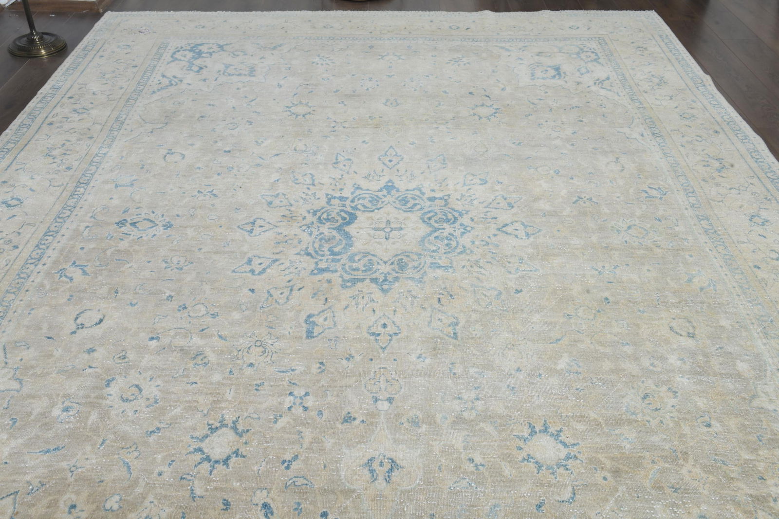 9.4x13.1 ft, NEUTRAL MINIMALIST RUG - 9