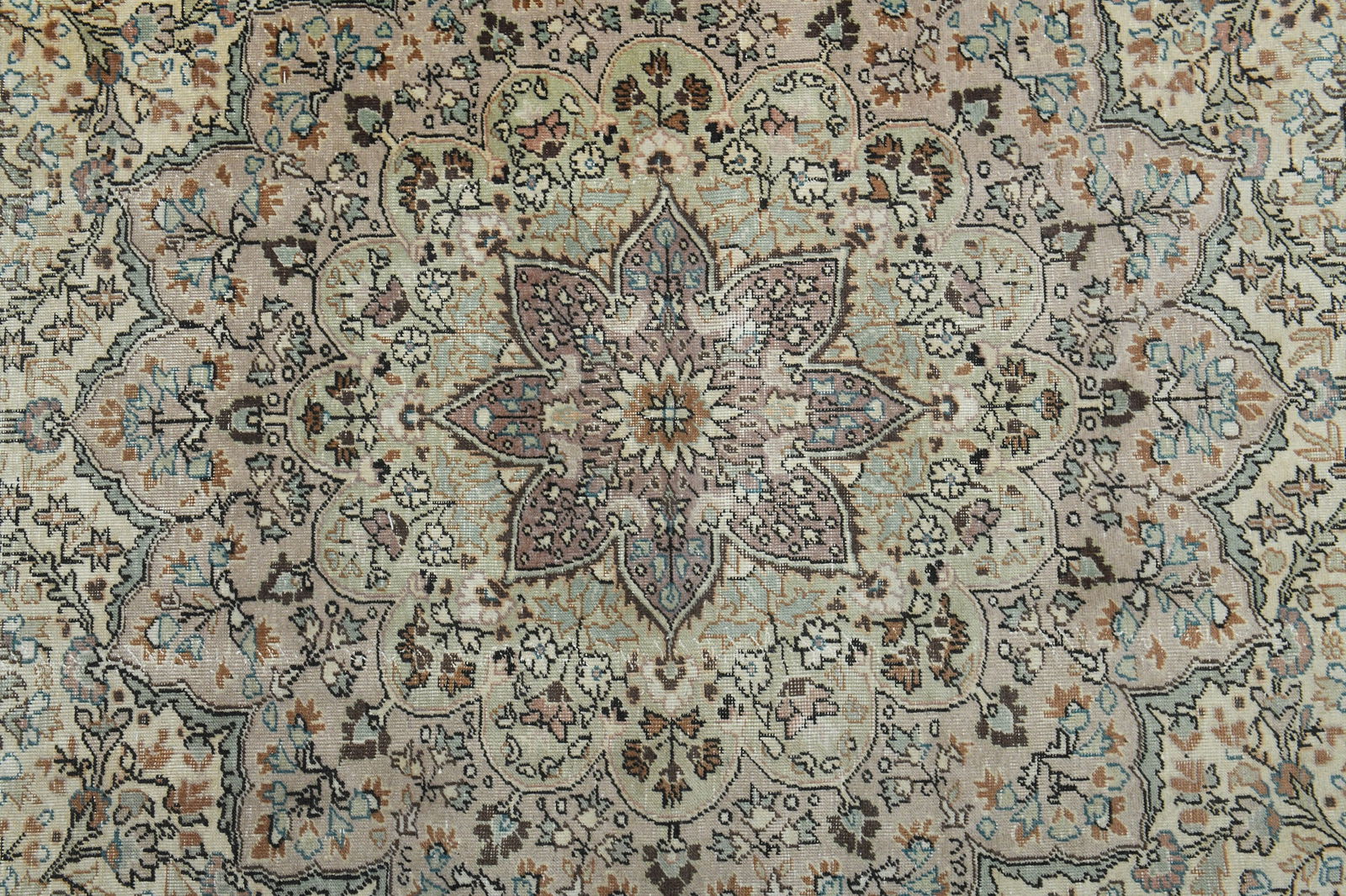 7.6x11.7 ft, OVERSIZED NEUTRAL RUG - 15