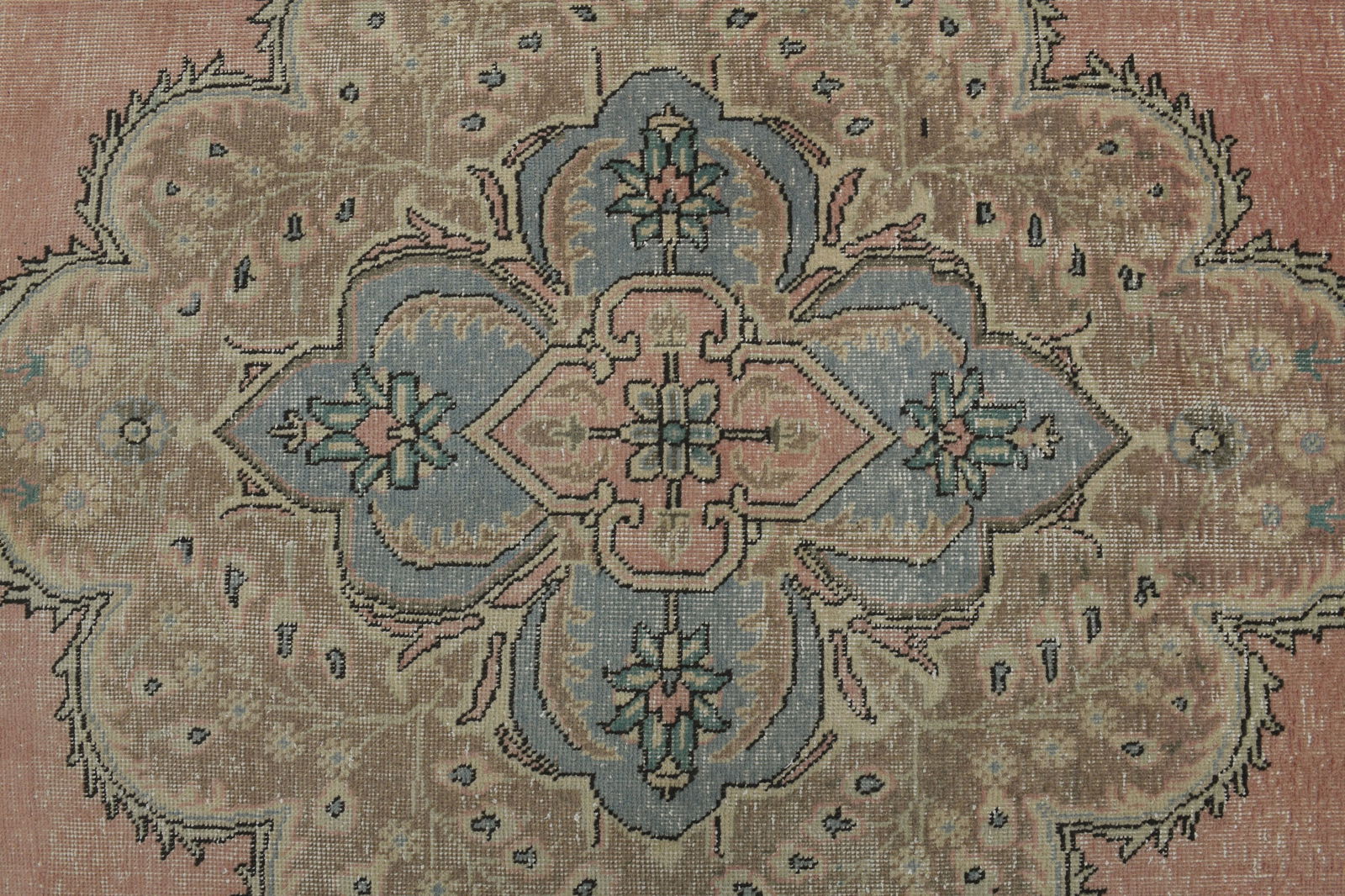 9.5x12.2 ft, PINK OVERSIZED RUG - 15